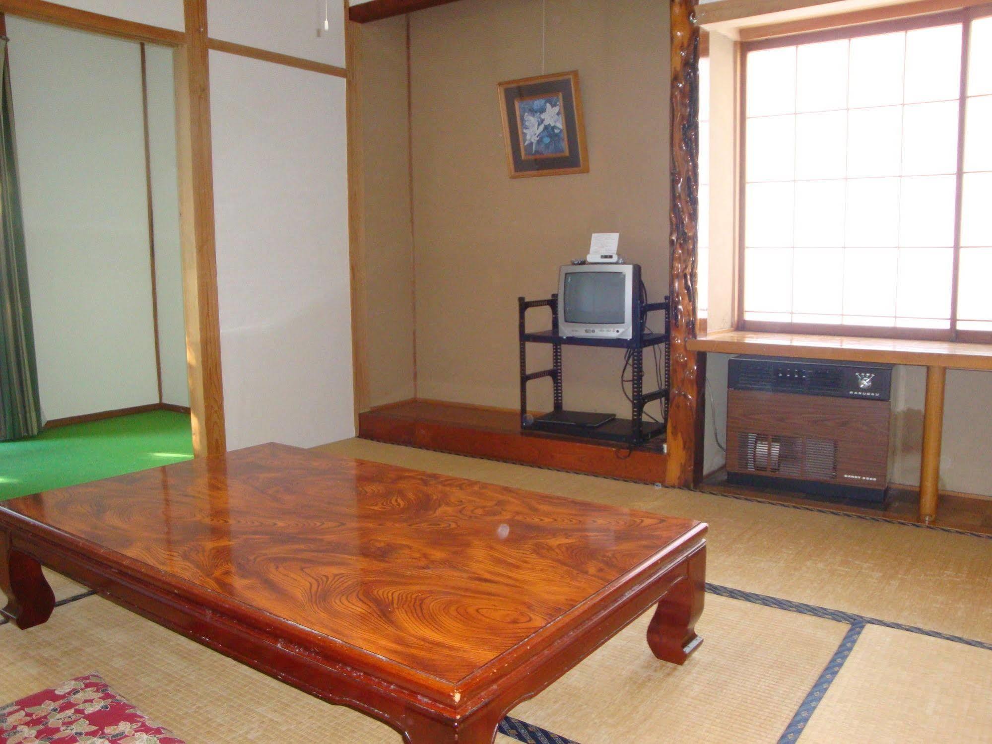 Hotel La Montagne Furuhata Hakuba Buitenkant foto