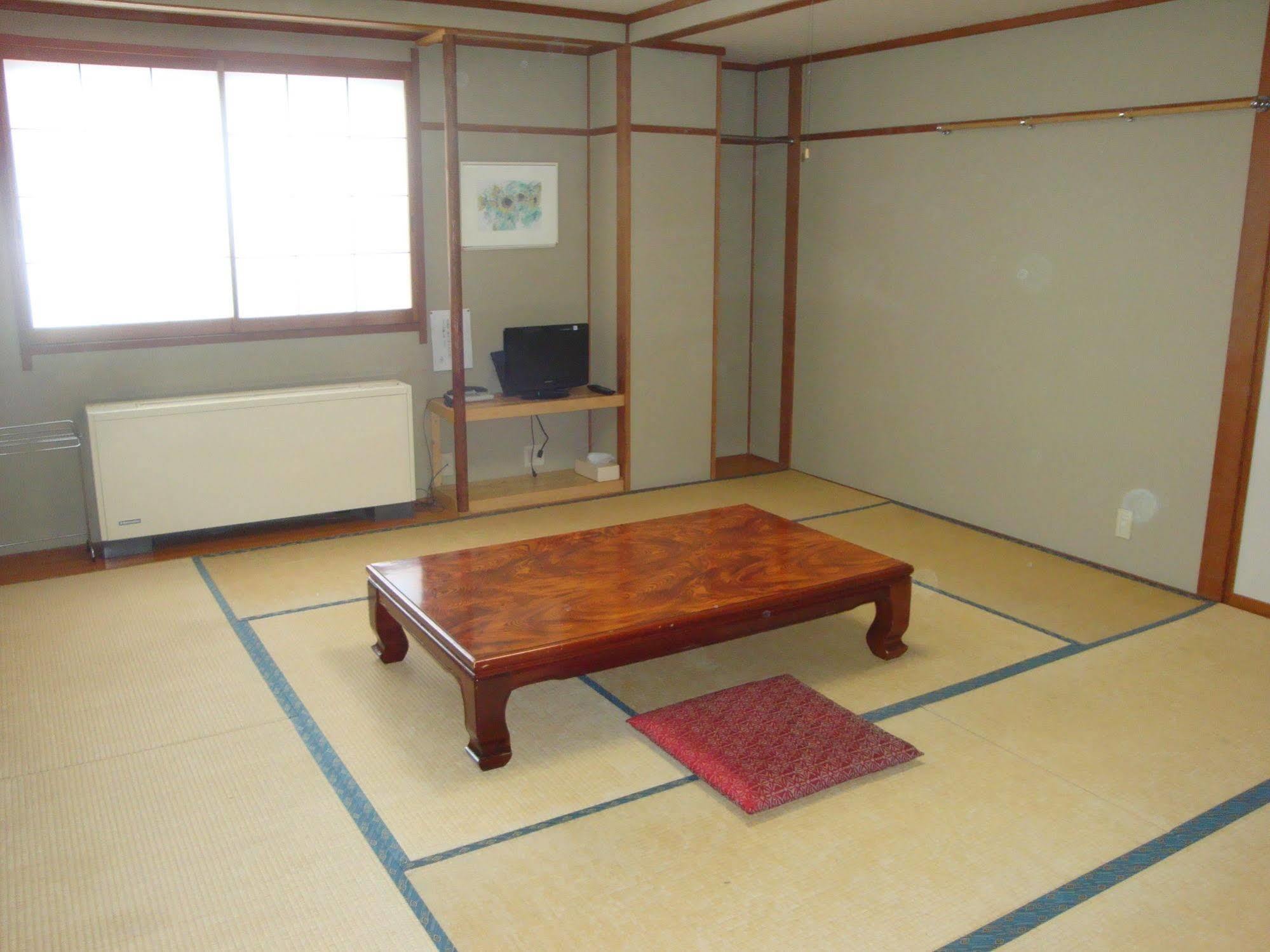 Hotel La Montagne Furuhata Hakuba Buitenkant foto