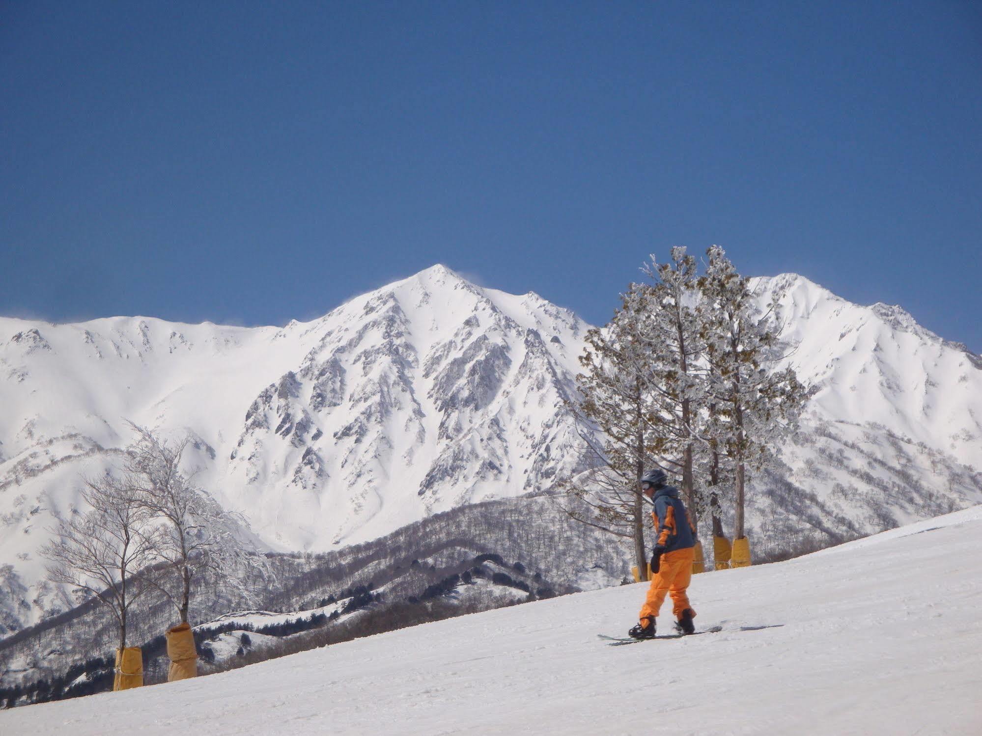 Hotel La Montagne Furuhata Hakuba Buitenkant foto